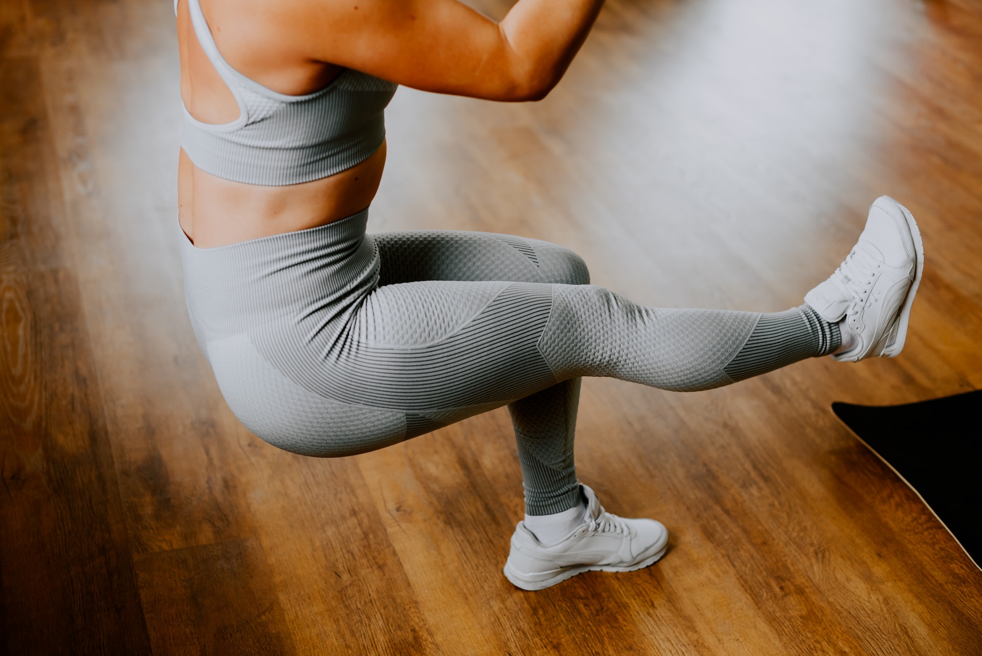 Comment faire le squat sans se blesser aux genoux ?