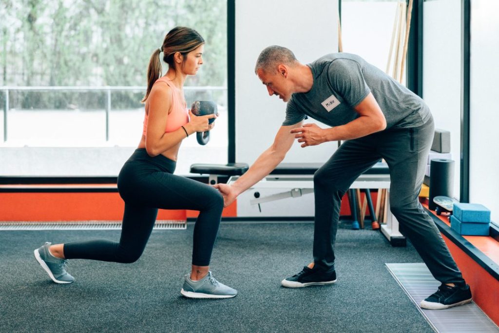 Une session sportive en salle.