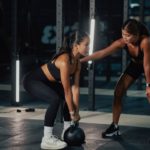 Coaching sportif à Lyon : yoga, Pilates ou CrossFit selon ses objectifs ?